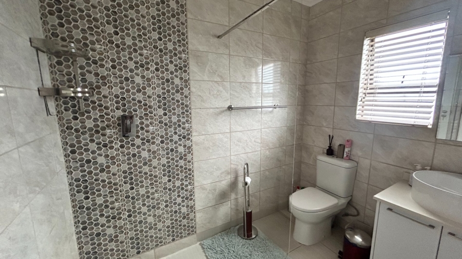 4 Bedroom Property for Sale in Wild Olive Estate Free State